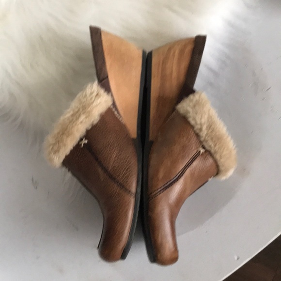 Super cute and comfy Naturalizer wedge-heel clogs/mules - Picture 4 of 8